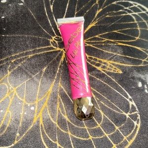 Bebe lip plumping gloss.